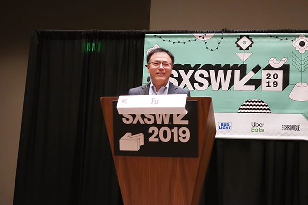 SXSWに登壇したポール氏。アリババのユーザーエクスペリエンス部門でシニアディレクターを務めている。